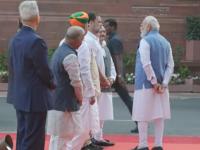 Video: PM Modi, Rahul Gandhi Engage In Candid Conversation During Jyotiba Phule Tribute Ceremony; What Exactly Did They Speak About? - News | Video: PM Modi, Rahul Gandhi Engage In Candid Conversation During Jyotiba Phule Tribute Ceremony; What Exactly Did They Speak About? | Latest national News at Lokmattimes.com