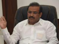 NCP leader Rajesh Tope requests Eknath Shinde for water release into Jayakwadi dam - News | NCP leader Rajesh Tope requests Eknath Shinde for water release into Jayakwadi dam | Latest maharashtra News at Lokmattimes.com