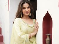 Sonal Chauhan Meets a Die-Hard Fan While Shooting ‘Shera’, Gets Called “Girl Crush” - News | Sonal Chauhan Meets a Die-Hard Fan While Shooting ‘Shera’, Gets Called “Girl Crush” | Latest national News at Lokmattimes.com