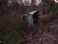 Ratnagiri Bus Accident: 25 Injured After Borivali-Sapirli Private Bus Overturns on Khed–Dhamanand Road - News | Ratnagiri Bus Accident: 25 Injured After Borivali-Sapirli Private Bus Overturns on Khed–Dhamanand Road | Latest maharashtra News at Lokmattimes.com