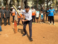 Former UK PM Rishi Sunak Plays Tennis Ball Cricket at Parsee Gymkhana During Mumbai Visit (See Pics) - News | Former UK PM Rishi Sunak Plays Tennis Ball Cricket at Parsee Gymkhana During Mumbai Visit (See Pics) | Latest mumbai News at Lokmattimes.com