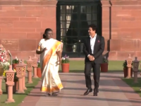 Sachin Tendulkar and Family Meet President Droupadi Murmu at Rashtrapati Bhavan (Watch Video) - News | Sachin Tendulkar and Family Meet President Droupadi Murmu at Rashtrapati Bhavan (Watch Video) | Latest cricket News at Lokmattimes.com Sachin Tendulkar and Family Meet President Droupadi Murmu at Rashtrapati Bhavan (Watch Video) - News | Sachin Tendulkar and Family Meet President Droupadi Murmu at Rashtrapati Bhavan (Watch Video) | Latest cricket News at Lokmattimes.com