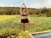 International Yoga Day: Sara Ali Khan perfects the one-legged prayer pose - News | International Yoga Day: Sara Ali Khan perfects the one-legged prayer pose | Latest entertainment News at Lokmattimes.com