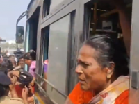 Chennai Sanitation Workers Protest: Protestors Detained for Opposing Privatisation and Demanding Permanent Jobs (Watch Video) - News | Chennai Sanitation Workers Protest: Protestors Detained for Opposing Privatisation and Demanding Permanent Jobs (Watch Video) | Latest national News at Lokmattimes.com
