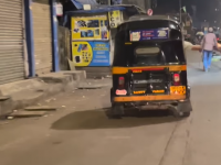 Mumbai Road Safety Under Lens After Viral Video Shows Auto Rickshaw’s Reckless Late-Night Ride in Andheri (Watch) - News | Mumbai Road Safety Under Lens After Viral Video Shows Auto Rickshaw’s Reckless Late-Night Ride in Andheri (Watch) | Latest mumbai News at Lokmattimes.com