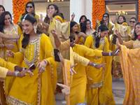 Smriti Mandhana's Haldi Ceremony Video and Photos Goes Viral, Cricketer Dances With Her Teammates - News | Smriti Mandhana's Haldi Ceremony Video and Photos Goes Viral, Cricketer Dances With Her Teammates | Latest cricket News at Lokmattimes.com
