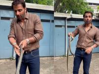 Sonu Sood Turns Real-Life Hero, Rescues Snake from Society with Bare Hands, Urges Netizens to Be Alert (Watch Video) - News | Sonu Sood Turns Real-Life Hero, Rescues Snake from Society with Bare Hands, Urges Netizens to Be Alert (Watch Video) | Latest entertainment News at Lokmattimes.com Sonu Sood Turns Real-Life Hero, Rescues Snake from Society with Bare Hands, Urges Netizens to Be Alert (Watch Video) - News | Sonu Sood Turns Real-Life Hero, Rescues Snake from Society with Bare Hands, Urges Netizens to Be Alert (Watch Video) | Latest entertainment News at Lokmattimes.com