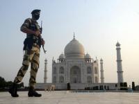 Taj Mahal Receives Bomb Threat: Authorities Launch Immediate Investigation - News | Taj Mahal Receives Bomb Threat: Authorities Launch Immediate Investigation | Latest national News at Lokmattimes.com