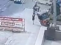 Tamil Nadu Accident: Autorickshaw Crashes into Abdul Kalam National Memorial Wall in Rameshwaram; CCTV Captures Incident - News | Tamil Nadu Accident: Autorickshaw Crashes into Abdul Kalam National Memorial Wall in Rameshwaram; CCTV Captures Incident | Latest national News at Lokmattimes.com Tamil Nadu Accident: Autorickshaw Crashes into Abdul Kalam National Memorial Wall in Rameshwaram; CCTV Captures Incident - News | Tamil Nadu Accident: Autorickshaw Crashes into Abdul Kalam National Memorial Wall in Rameshwaram; CCTV Captures Incident | Latest national News at Lokmattimes.com