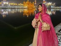 Actress Parul Gulati Seeks Blessings at Golden Temple Ahead of Her Next Release Kis Kisko Pyaar Karoon 2 - News | Actress Parul Gulati Seeks Blessings at Golden Temple Ahead of Her Next Release Kis Kisko Pyaar Karoon 2 | Latest entertainment News at Lokmattimes.com