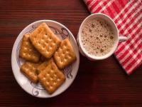 Is Eating Biscuits with Tea Unhealthy? Here's What Expert Says - News | Is Eating Biscuits with Tea Unhealthy? Here's What Expert Says | Latest health News at Lokmattimes.com