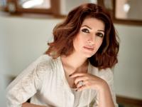 Twinkle Khanna Calls Women’s Reservation Bill a ‘Quantum Physics Experiment’, Says Rights Are on Hold - News | Twinkle Khanna Calls Women’s Reservation Bill a ‘Quantum Physics Experiment’, Says Rights Are on Hold | Latest entertainment News at Lokmattimes.com