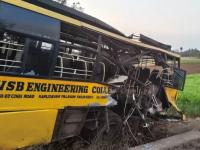 Tamil Nadu: Goods Train Rams College Bus at Railway Crossing in Karur; 24 Students Injured - News | Tamil Nadu: Goods Train Rams College Bus at Railway Crossing in Karur; 24 Students Injured | Latest national News at Lokmattimes.com Tamil Nadu: Goods Train Rams College Bus at Railway Crossing in Karur; 24 Students Injured - News | Tamil Nadu: Goods Train Rams College Bus at Railway Crossing in Karur; 24 Students Injured | Latest national News at Lokmattimes.com