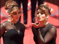 Urvashi Rautela Faces Wardrobe Malfunction on Cannes 2025 Red-carpet, Internet reacts - News | Urvashi Rautela Faces Wardrobe Malfunction on Cannes 2025 Red-carpet, Internet reacts | Latest entertainment News at Lokmattimes.com