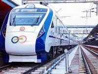 Pune News: Vande Bharat Express Halted Due to Technical Malfunction, Resumes After 3 Hours - News | Pune News: Vande Bharat Express Halted Due to Technical Malfunction, Resumes After 3 Hours | Latest pune News at Lokmattimes.com