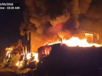 Vapi Fire: Massive Blaze Erupts Near Madina Masjid in Dungri Falia (Watch Video) - News | Vapi Fire: Massive Blaze Erupts Near Madina Masjid in Dungri Falia (Watch Video) | Latest international News at Lokmattimes.com