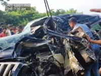 West Bengal Accident: 4 Killed After SUV Collides With Truck on NH-16 in Midnapore (Watch Video) - News | West Bengal Accident: 4 Killed After SUV Collides With Truck on NH-16 in Midnapore (Watch Video) | Latest national News at Lokmattimes.com West Bengal Accident: 4 Killed After SUV Collides With Truck on NH-16 in Midnapore (Watch Video) - News | West Bengal Accident: 4 Killed After SUV Collides With Truck on NH-16 in Midnapore (Watch Video) | Latest national News at Lokmattimes.com