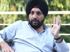 Arvinder Singh Lovely Resignation: Delhi Congress Faces Internal Rift, Amid Disagreement Over Alliance With AAP