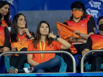 IPL 2021: Who is the mystery girl spotted cheering for Sunrisers Hyderabad | Latest Cricket News at english.lokmat.com IPL 2021: Who is the mystery girl spotted cheering for Sunrisers Hyderabad | Latest Cricket News at english.lokmat.com