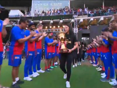 RCB Men's Team Honors Smriti Mandhana-Led RCB Women's Team for WPL Victory with Guard of Honour