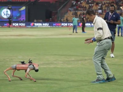 IPL 2025: Sunil Gavaskar Plays with Robotic Dog ‘Champak’ at Chinnaswamy Stadium Ahead of RCB vs RR Match (Watch Video)