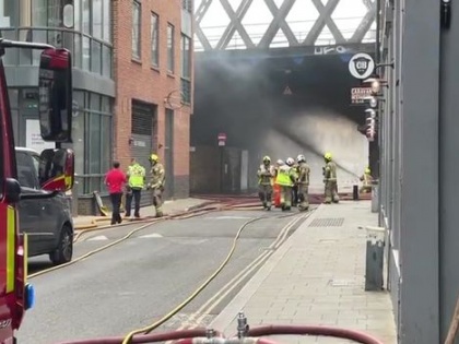 UK: Major fire breaks out near London Bridge station; train services shut | UK: Major fire breaks out near London Bridge station; train services shut