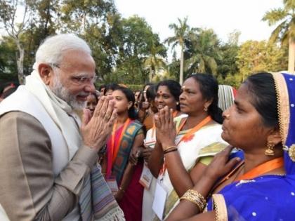 PM Narendra Modi extends women's day greetings, lauds role of females in India's progress | PM Narendra Modi extends women's day greetings, lauds role of females in India's progress