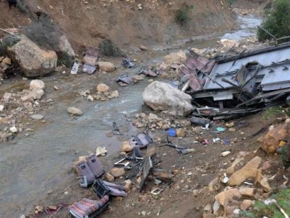Pakistan: 16 killed, 15 injured as passenger bus catches fire in Faisalabad | Pakistan: 16 killed, 15 injured as passenger bus catches fire in Faisalabad Pakistan: 16 killed, 15 injured as passenger bus catches fire in Faisalabad | Pakistan: 16 killed, 15 injured as passenger bus catches fire in Faisalabad