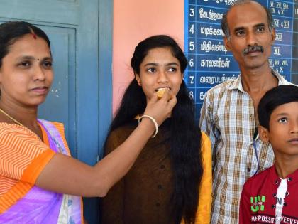 Daughter of daily-wage labourer in Dindigul scores 600/600 in Tamil Nadu Class 12 exams | Daughter of daily-wage labourer in Dindigul scores 600/600 in Tamil Nadu Class 12 exams