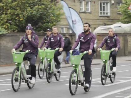 Start Delayed in 3rd ODI at The Oval as West Indies Stuck in Traffic; England Players Cycle to The Oval (Watch Video) | Start Delayed in 3rd ODI at The Oval as West Indies Stuck in Traffic; England Players Cycle to The Oval (Watch Video)