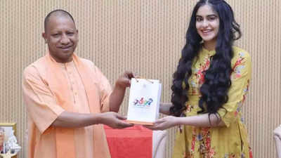 UP Chief Minister Yogi Adityanath meets with The Kerala Story team | UP Chief Minister Yogi Adityanath meets with The Kerala Story team UP Chief Minister Yogi Adityanath meets with The Kerala Story team | UP Chief Minister Yogi Adityanath meets with The Kerala Story team