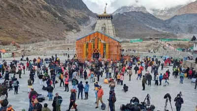Use of mobile phones, photography banned in Kedarnath Temple | Use of mobile phones, photography banned in Kedarnath Temple