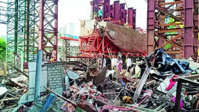 BMC demolish 28 illegal structures obstructing Gokhale bridge construction | BMC demolish 28 illegal structures obstructing Gokhale bridge construction BMC demolish 28 illegal structures obstructing Gokhale bridge construction | BMC demolish 28 illegal structures obstructing Gokhale bridge construction
