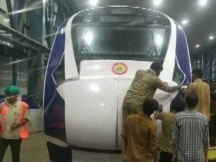 Gandhinagar-Mumbai Vande Bharat Express engine replaced after cattle damage | Gandhinagar-Mumbai Vande Bharat Express engine replaced after cattle damage