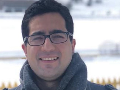 Former IAS officer Shah Faesal booked under Public Safety Act | Former IAS officer Shah Faesal booked under Public Safety Act