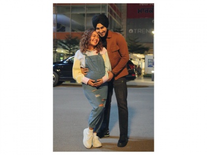 Neha Kakkar, Rohanpreet Singh announce pregnancy on Instagram, tells husband 'KhyaalRakhyaKar' | Neha Kakkar, Rohanpreet Singh announce pregnancy on Instagram, tells husband 'KhyaalRakhyaKar'