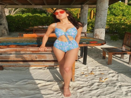 Sara Ali Khan turns the heat with her hot bikini pictures from Maldives vacation | Sara Ali Khan turns the heat with her hot bikini pictures from Maldives vacation