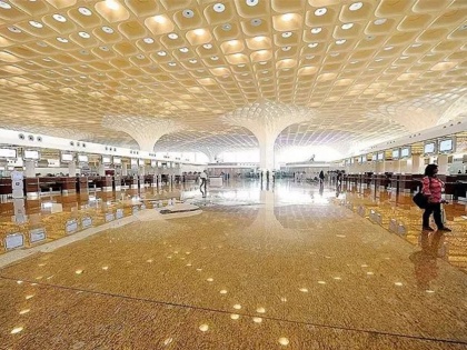 Mumbai Airport shut till 7pm as Cyclone Nisarga hits Maharashtra | Mumbai Airport shut till 7pm as Cyclone Nisarga hits Maharashtra