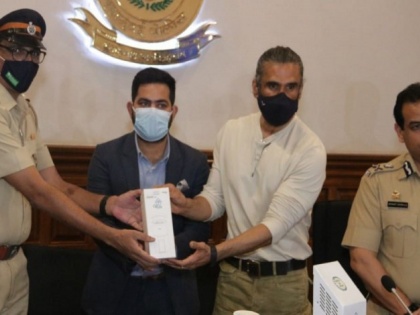 Suniel Shetty donates 800 air purifiers to police stations | Suniel Shetty donates 800 air purifiers to police stations