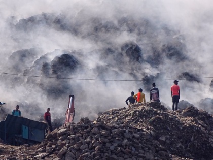 Ghazipur Landfill Fire: Delhi Police Files FIR Against Unknown Persons | Ghazipur Landfill Fire: Delhi Police Files FIR Against Unknown Persons