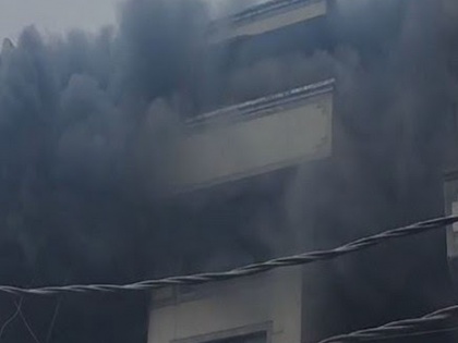 Delhi: Fire Breaks Out in a Factory in Narela Area | Delhi: Fire Breaks Out in a Factory in Narela Area