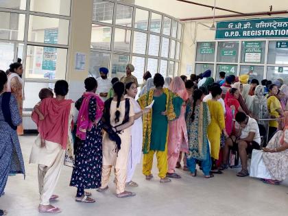 Thane: OPD in Shahapur sees rush of patients due to spike in viral fever cases | Thane: OPD in Shahapur sees rush of patients due to spike in viral fever cases Thane: OPD in Shahapur sees rush of patients due to spike in viral fever cases | Thane: OPD in Shahapur sees rush of patients due to spike in viral fever cases