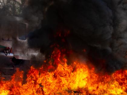 Four people suffer from suffocation after fire breaks out in Mumbai high-rise building | Four people suffer from suffocation after fire breaks out in Mumbai high-rise building Four people suffer from suffocation after fire breaks out in Mumbai high-rise building | Four people suffer from suffocation after fire breaks out in Mumbai high-rise building