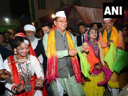 Holi 2024: Uttarakhand CM Pushkar Singh Dhami Celebrates Holi Milan Ceremony with Locals | Holi 2024: Uttarakhand CM Pushkar Singh Dhami Celebrates Holi Milan Ceremony with Locals