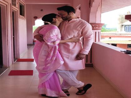 Ankita Lokhande shares a steamy kiss with boyfriend Vicky Jain in a traditional outfit | Ankita Lokhande shares a steamy kiss with boyfriend Vicky Jain in a traditional outfit