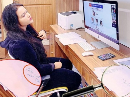 'Keep taking photos': Netizens troll Amruta Fadnavis after she attends online webinar | 'Keep taking photos': Netizens troll Amruta Fadnavis after she attends online webinar