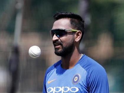 Krunal Pandya detained at airport for carrying undisclosed amount gold from UAE to India | Krunal Pandya detained at airport for carrying undisclosed amount gold from UAE to India