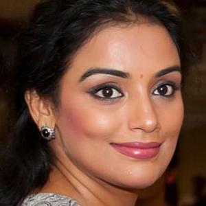 Actor Shweta Menons resign from AMMA committee over lack of action against rape-accused Vijay Babu | Actor Shweta Menons resign from AMMA committee over lack of action against rape-accused Vijay Babu Actor Shweta Menons resign from AMMA committee over lack of action against rape-accused Vijay Babu | Actor Shweta Menons resign from AMMA committee over lack of action against rape-accused Vijay Babu