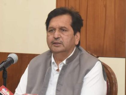 Mumbai to become pothole-free within 30 days, says guardian minister | Mumbai to become pothole-free within 30 days, says guardian minister Mumbai to become pothole-free within 30 days, says guardian minister | Mumbai to become pothole-free within 30 days, says guardian minister