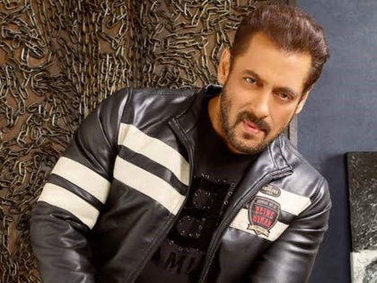 Salman Khan moves to Bombay HC in mobile snatching case against journalist | Salman Khan moves to Bombay HC in mobile snatching case against journalist